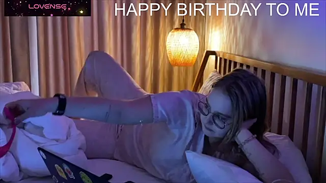 JacyWinslat online show from December 2025 01:22:02 AM