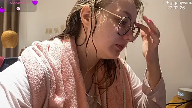 JacyWinslat online show from February 2026 11:10:01 AM