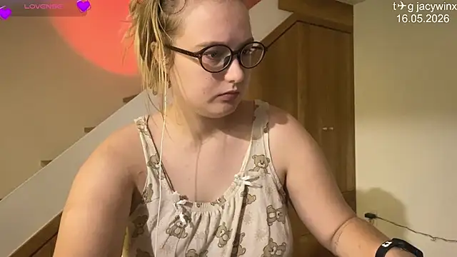 JacyWinslat online show from May 2026 02:35:02 PM