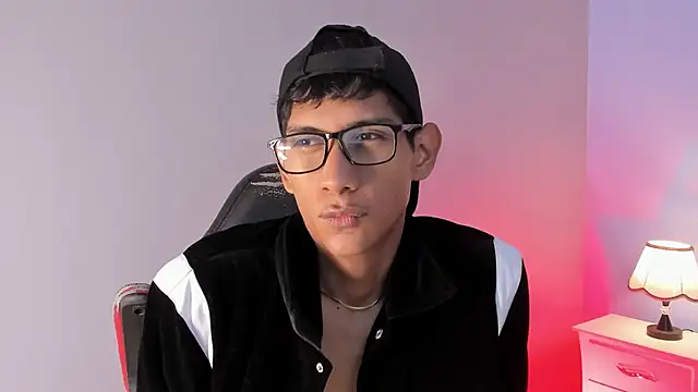 Nick Collins18 online show from September 2025 07:17:02 PM