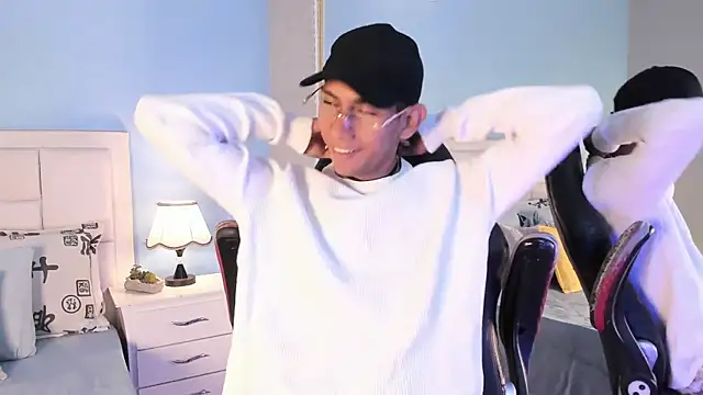 Nick Collins18 online show from October 2025 11:05:01 PM