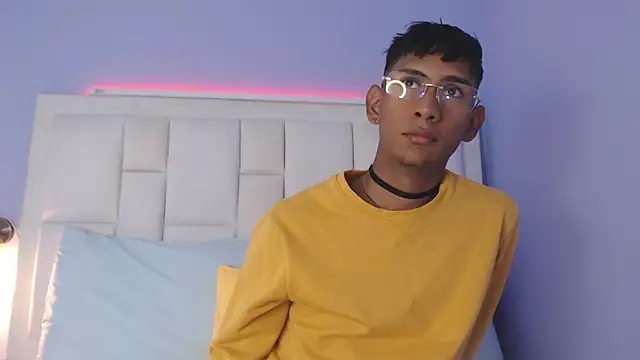 Nick Collins18 online show from December 2025 07:08:02 PM