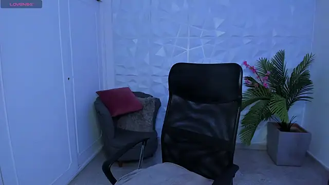 Snapshot of DylanRosse chatting on March 2025 06:16:01 AM DylanRosse online show from March 2025 06:16:01 AM