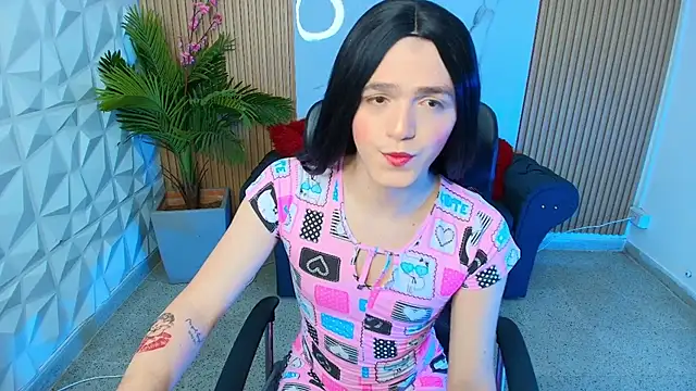 Snapshot of DylanRosse chatting on October 2025 05:05:01 AM DylanRosse online show from October 2025 05:05:01 AM