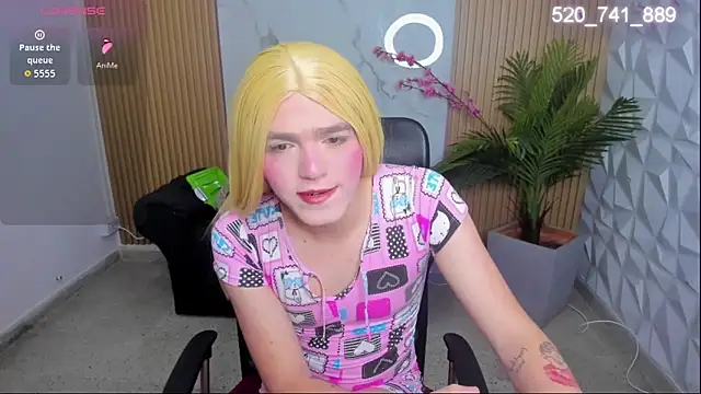 Snapshot of DylanRosse chatting on November 2025 09:00:02 PM DylanRosse online show from November 2025 09:00:02 PM