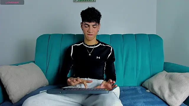 NeoRaptis online show from January 2025 08:01:02 PM