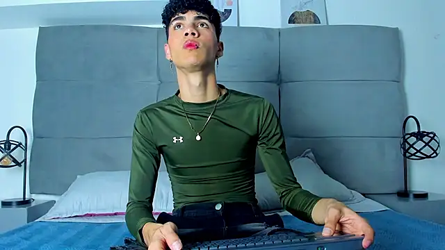 NeoRaptis online show from February 2025 07:59:02 PM