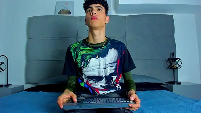 NeoRaptis online show from February 2025 08:49:02 PM