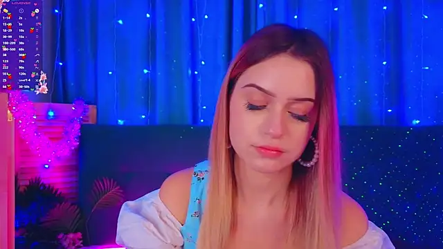 AlinaWalters online show from December 2025 08:35:01 PM