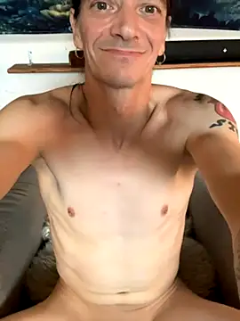 Snapshot of Sunking13cm chatting on October 2025 12:06:01 PM Sunking13cm online show from October 2025 12:06:01 PM