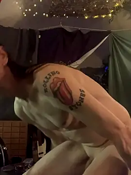 Snapshot of Sunking13cm chatting on October 2025 07:03:02 PM Sunking13cm online show from October 2025 07:03:02 PM