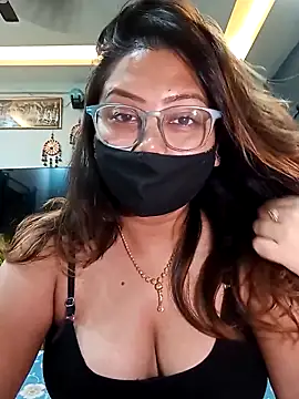 Cute-mona online show from April 2026 07:59:01 PM