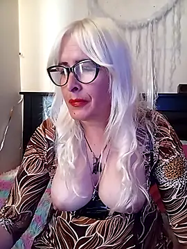 Rousmk1 online show from October 2025 06:39:02 PM