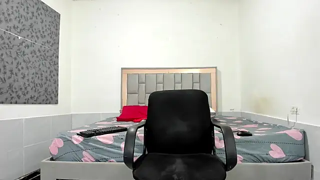 Snapshot of simookeler chatting on December 2025 05:08:02 PM simookeler online show from December 2025 05:08:02 PM