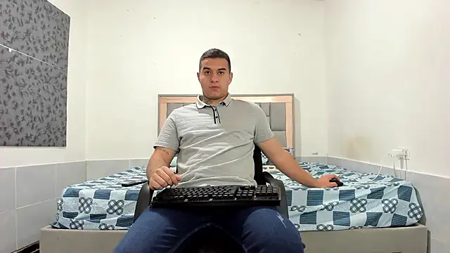 Snapshot of simookeler chatting on January 2026 04:53:02 PM simookeler online show from January 2026 04:53:02 PM