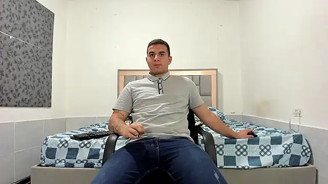 Snapshot of simookeler chatting on January 2026 11:18:02 PM simookeler online show from January 2026 11:18:02 PM