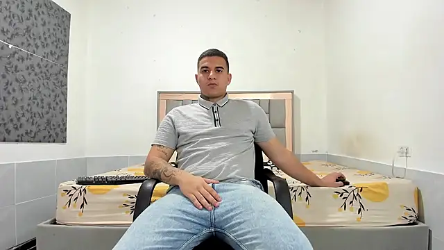 Snapshot of simookeler chatting on January 2026 11:20:01 PM simookeler online show from January 2026 11:20:01 PM