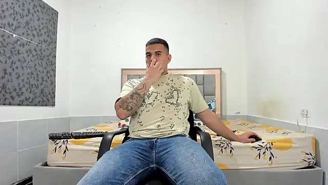 Snapshot of simookeler chatting on January 2026 11:58:02 PM simookeler online show from January 2026 11:58:02 PM