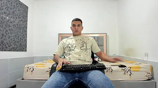 Snapshot of simookeler chatting on February 2026 06:50:02 PM simookeler online show from February 2026 06:50:02 PM