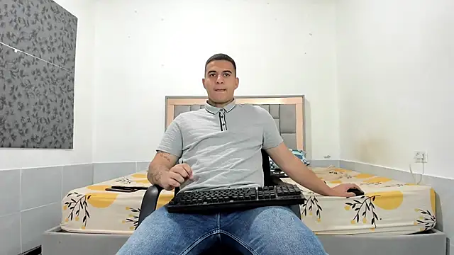 Snapshot of simookeler chatting on February 2026 01:21:02 PM simookeler online show from February 2026 01:21:02 PM