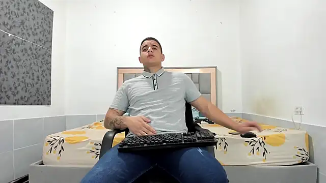 Snapshot of simookeler chatting on February 2026 11:41:02 PM simookeler online show from February 2026 11:41:02 PM