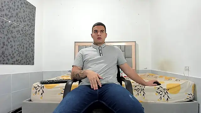 Snapshot of simookeler chatting on February 2026 12:20:02 PM simookeler online show from February 2026 12:20:02 PM