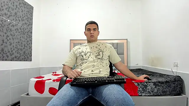 Snapshot of simookeler chatting on February 2026 09:52:01 PM simookeler online show from February 2026 09:52:01 PM