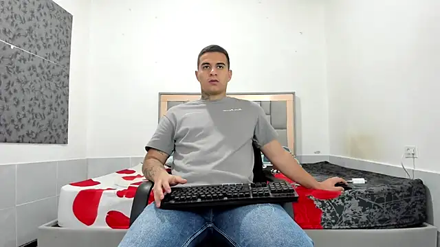 Snapshot of simookeler chatting on February 2026 03:51:02 AM simookeler online show from February 2026 03:51:02 AM