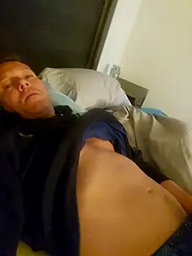 Snapshot of Bigtater1999 chatting on November 2025 02:15:01 PM Bigtater1999 online show from November 2025 02:15:01 PM