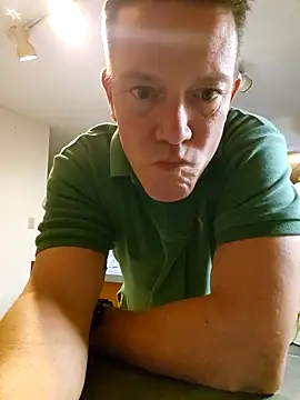 Snapshot of Bigtater1999 chatting on November 2025 10:31:02 PM Bigtater1999 online show from November 2025 10:31:02 PM