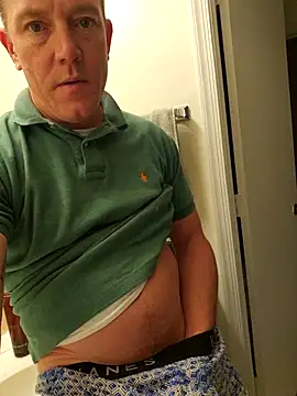 Snapshot of Bigtater1999 chatting on November 2025 07:27:01 PM Bigtater1999 online show from November 2025 07:27:01 PM