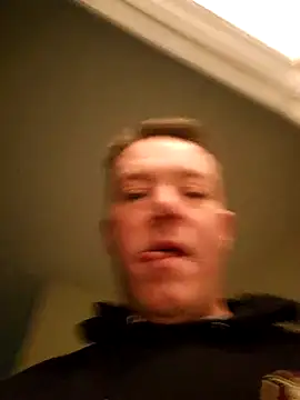 Snapshot of Bigtater1999 chatting on November 2025 02:32:02 PM Bigtater1999 online show from November 2025 02:32:02 PM