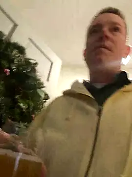 Snapshot of Bigtater1999 chatting on December 2025 10:27:02 PM Bigtater1999 online show from December 2025 10:27:02 PM