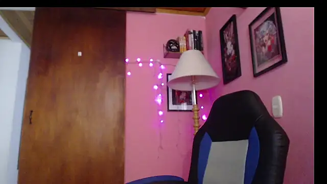 bunnyemilyrose36 online show from December 2024 09:09:01 PM