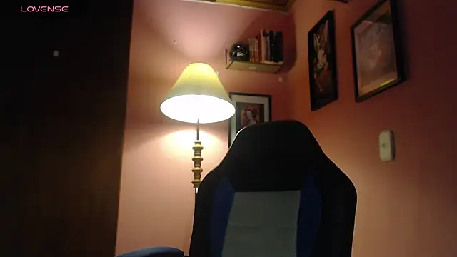 bunnyemilyrose36 online show from December 2024 06:22:02 AM