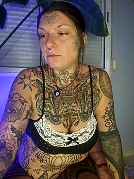 lizzardqueeen online show from October 2025 12:22:02 AM