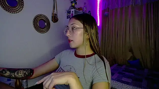 Soffy-brooks online show from December 2024 04:45:02 AM