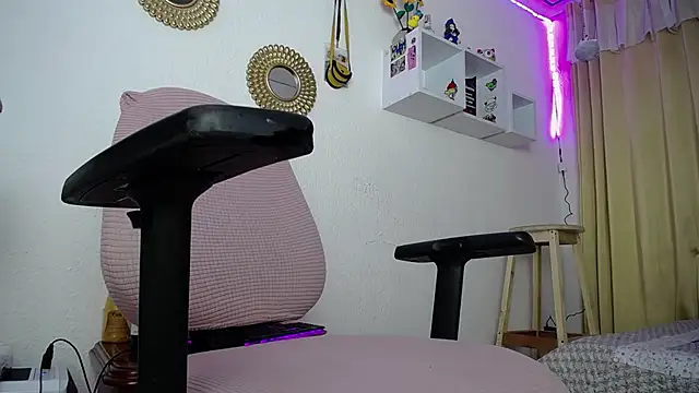 Soffy-brooks online show from January 2025 07:13:02 AM