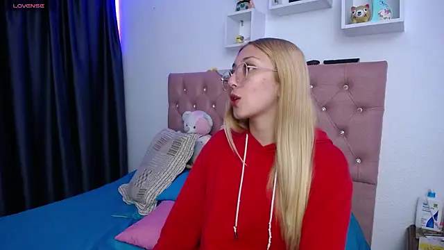 Soffy-brooks online show from October 2025 05:19:02 AM