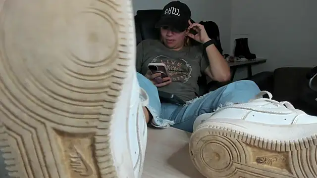 alma fenix online show from March 2026 08:26:33 AM