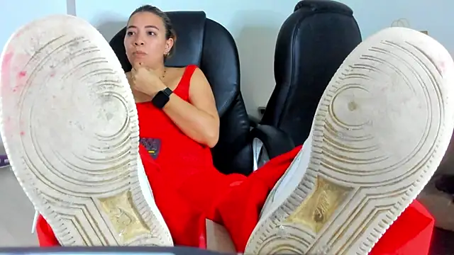 alma fenix online show from April 2026 03:56:01 AM