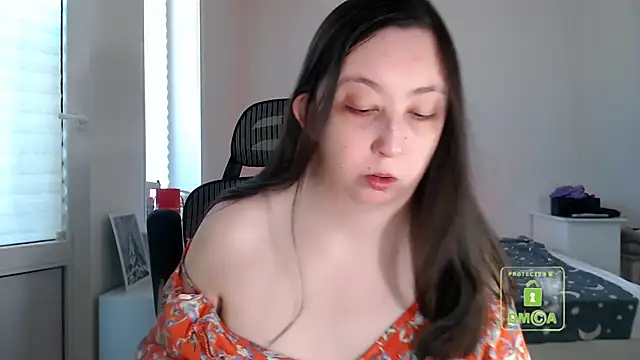 cute and hot online show from May 2026 02:57:01 PM