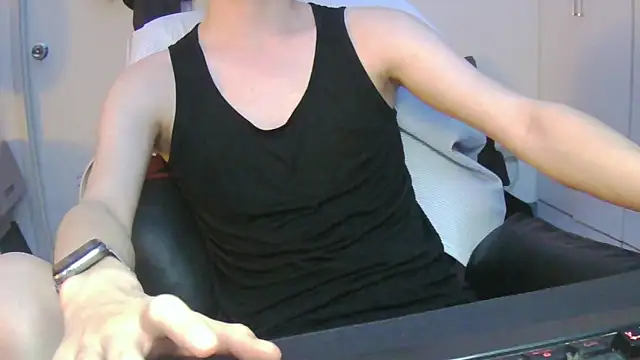 Ray175oo online show from May 2026 06:25:01 PM