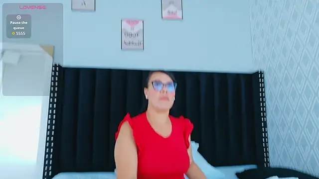 hotlatinateacher online show from April 2026 06:32:02 PM
