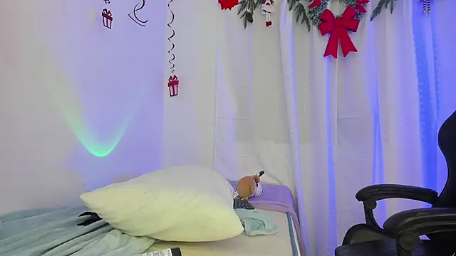 Lia Petite1 online show from January 2025 02:01:01 AM