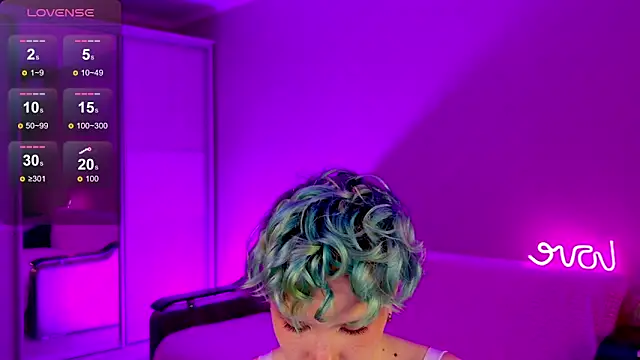 School Love online show from December 2024 01:24:02 PM