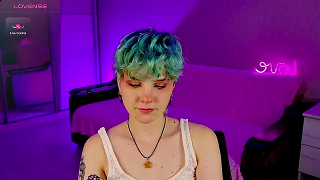 School Love online show from December 2024 01:17:02 PM