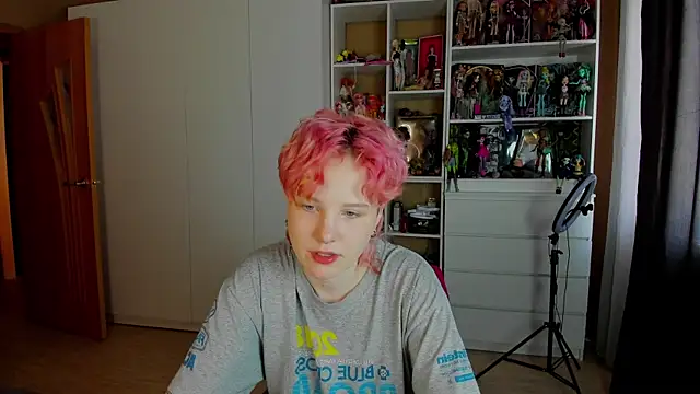 School Love online show from May 2026 07:14:02 AM