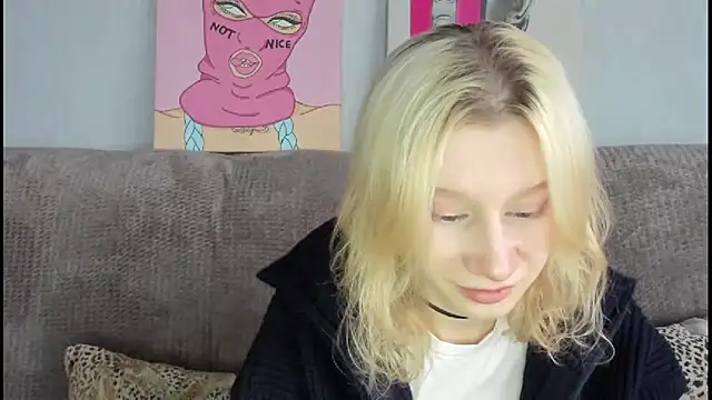 Snapshot of EnigmaSee chatting on November 2025 02:00:01 AM EnigmaSee online show from November 2025 02:00:01 AM