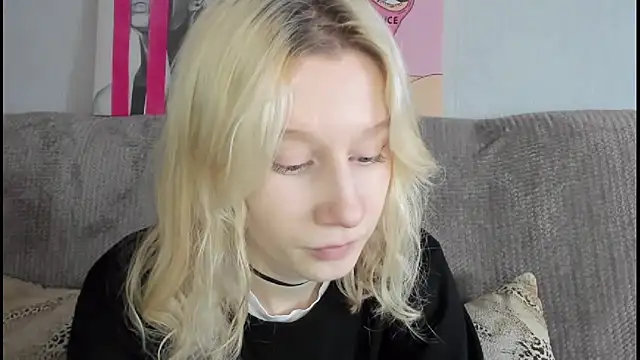 Snapshot of EnigmaSee chatting on November 2025 08:35:02 AM EnigmaSee online show from November 2025 08:35:02 AM